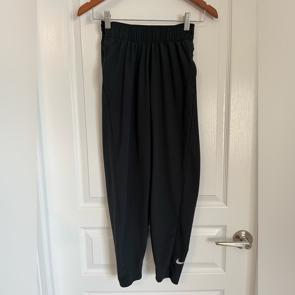 NIKE WOMENS ESSENTIAL 7/8 RUNNING PANTS - Picture 3 of 5